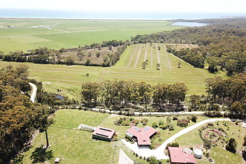 Eagles Roost Farmstay B & B - Accommodation Redcliffe 1