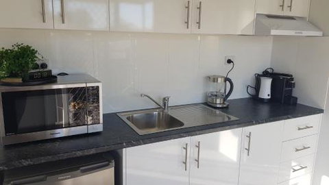 Ceespray On Owen - Accommodation Redcliffe 6