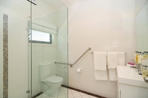 Ceespray On Owen - Accommodation Redcliffe 3
