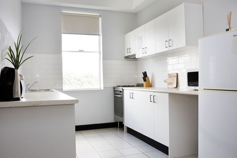 Revive Central Apartments - Accommodation Redcliffe 4