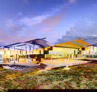 Cloudy Bay Beach House - Accommodation Redcliffe