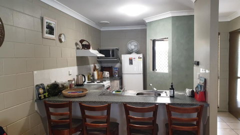 A City Retreat 2BR Apartment Reid Park Townsville - Accommodation Redcliffe 6