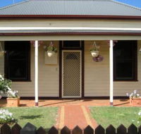 Bloomsbury Cottage - Accommodation Redcliffe