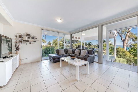 Oasis 26 - Accommodation Redcliffe 4