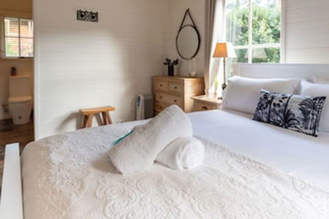 ARCADIA - The Barn Cottage & Rosehill Cottage - Accommodation Redcliffe 0