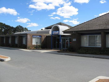 Yowani Country Club - Accommodation Redcliffe 2