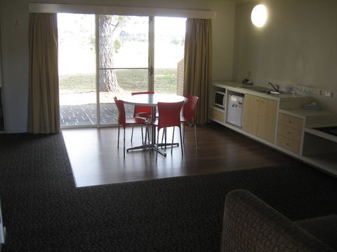Yowani Country Club - Accommodation Redcliffe 3