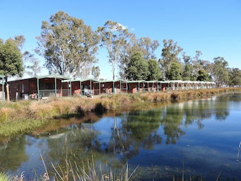 Victoria Lake Holiday Park - Accommodation Redcliffe 0