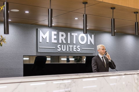 Meriton Suites North Sydney - Accommodation Redcliffe 3