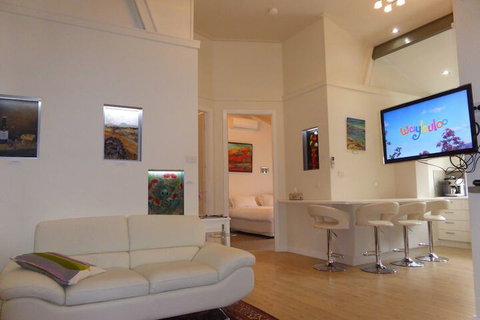 A Colourcity Apartments - Accommodation Redcliffe 6