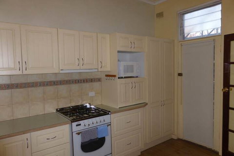 A Colourcity Apartments - Accommodation Redcliffe 2