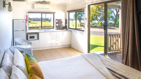 South Coast Retreat - Accommodation Redcliffe 6
