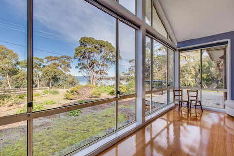 Sea La Vie - Accommodation Redcliffe 2