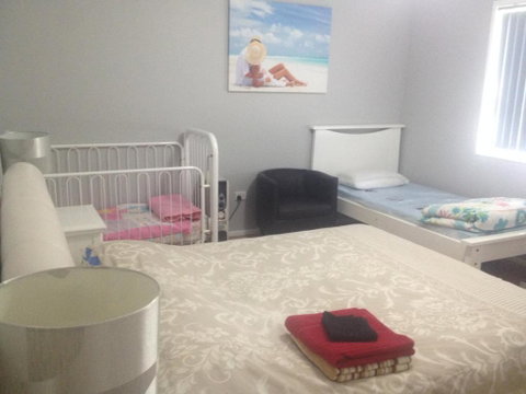 Mystic Blue & Green Meadow - Accommodation Redcliffe 1