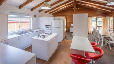 Mollymook Fantastic Holiday House - Accommodation Redcliffe 6