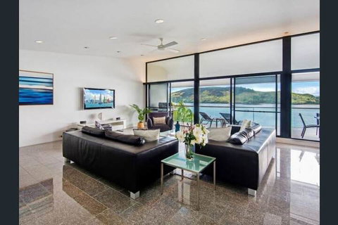 Waves 08 - Apartments - Accommodation Redcliffe 4