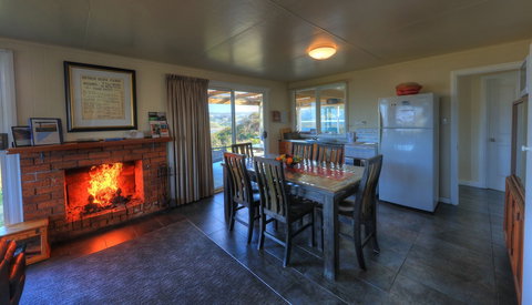 Arthur River Spa Cottage - Accommodation Redcliffe 1