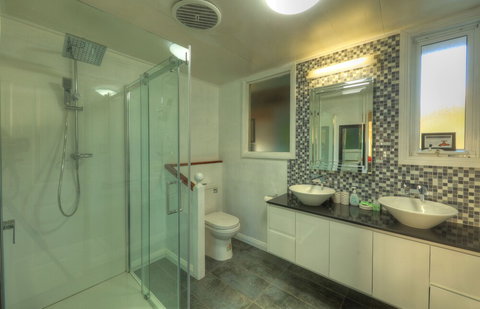 Arthur River Spa Cottage - Accommodation Redcliffe 2