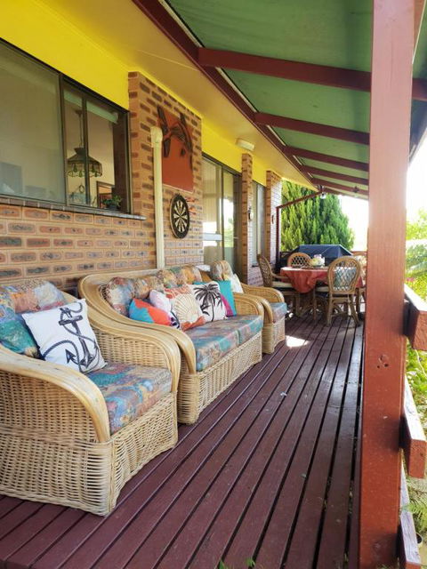 Cottage By The Bay - Accommodation Redcliffe 5