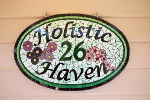Holistic Haven - Accommodation Redcliffe 6