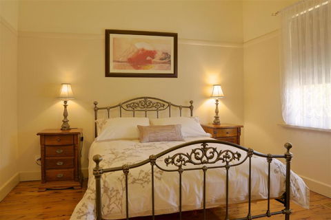 Holistic Haven - Accommodation Redcliffe 3