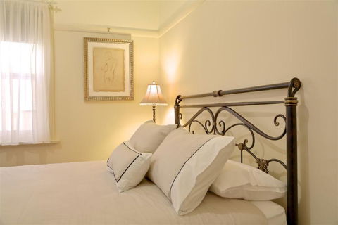 Holistic Haven - Accommodation Redcliffe 2