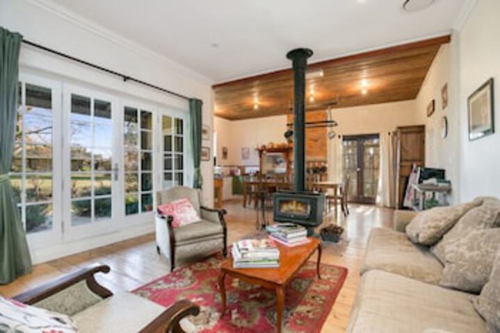 Taradale ACT Accommodation Redcliffe
