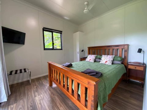 Mena Creek Flower House - Accommodation Redcliffe 3