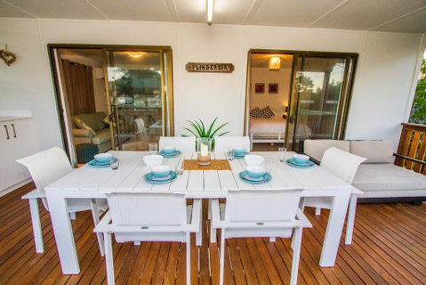 A Lure - Accommodation Redcliffe 2