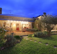 Lochinver Farm Homestead  Cottages - Accommodation Redcliffe