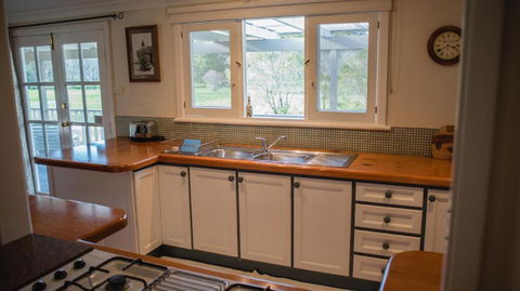 Park Farm Retreat - Accommodation Redcliffe 4