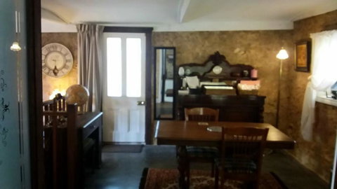 A La Folly - Accommodation Redcliffe 2