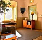 Autumn Leaf Cottage 1 - Accommodation Redcliffe