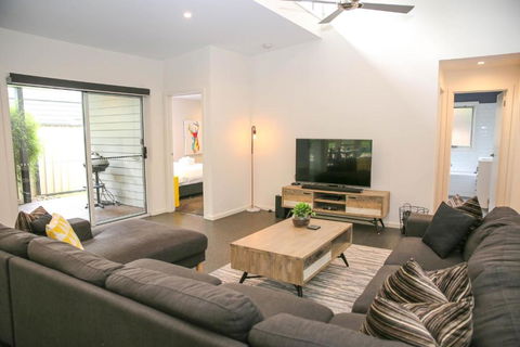 Decked Out At Bright - Accommodation Redcliffe 6