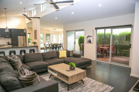 Decked Out At Bright - Accommodation Redcliffe 2