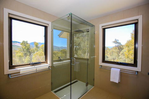 Kangaroo Lodge - Accommodation Redcliffe 6