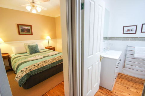 Mill Cottage - Accommodation Redcliffe 3