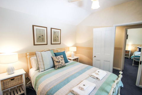 Mill Cottage - Accommodation Redcliffe 4