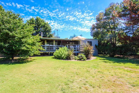 The Cabin - Accommodation Redcliffe 1