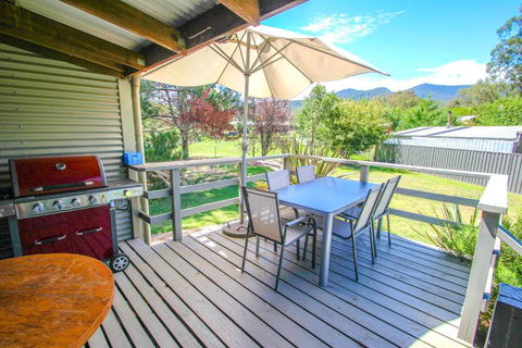 The Cabin - Accommodation Redcliffe 6