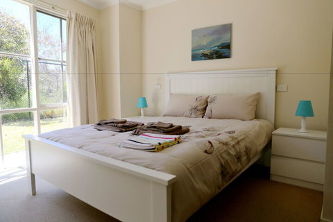 Isle Of Serenity - Accommodation Redcliffe 7