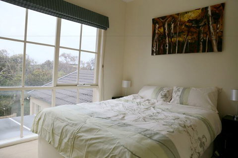 Isle Of Serenity - Accommodation Redcliffe 5