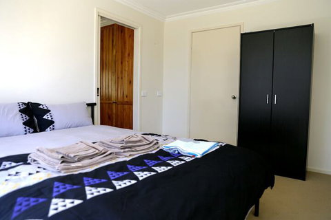Isle Of Serenity - Accommodation Redcliffe 2