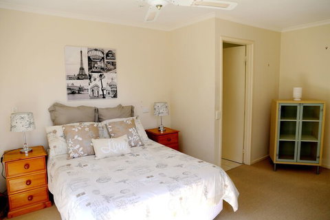 Isle Of Serenity - Accommodation Redcliffe 6