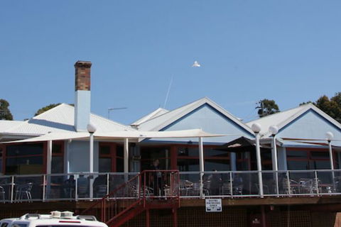 Beauty Point Waterfront Hotel - Accommodation Redcliffe 1