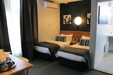 The Oriana, Orange - Accommodation Redcliffe 2
