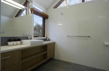 Heavenly - Accommodation Redcliffe 3