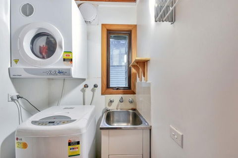 Snowgoose - Accommodation Redcliffe 4