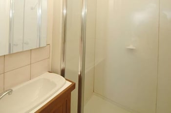 Razorback 3 - Accommodation Redcliffe 1