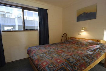 Razorback 3 - Accommodation Redcliffe 3